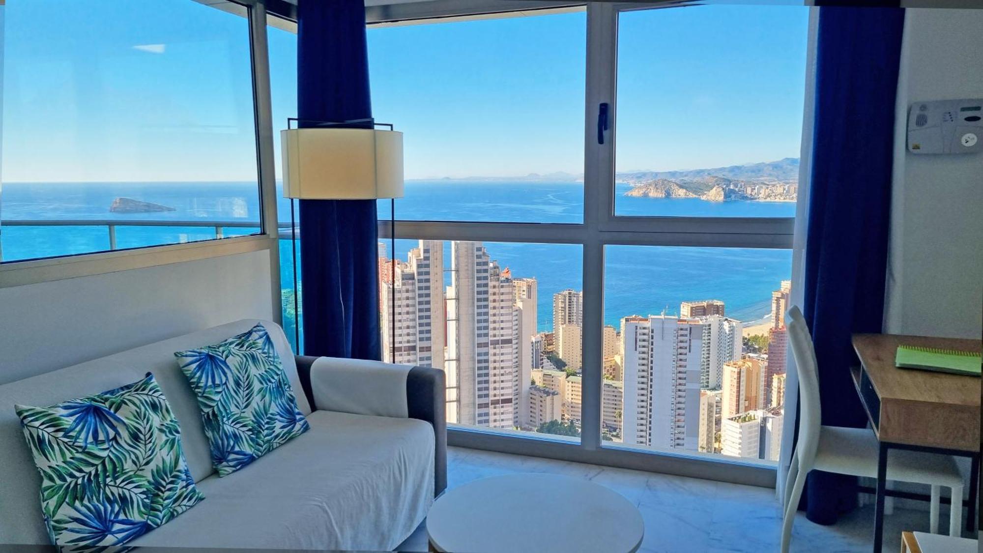 Highrise Apartment With Private Terrace & Sea Views - 34Th Floor Benidorm Buitenkant foto