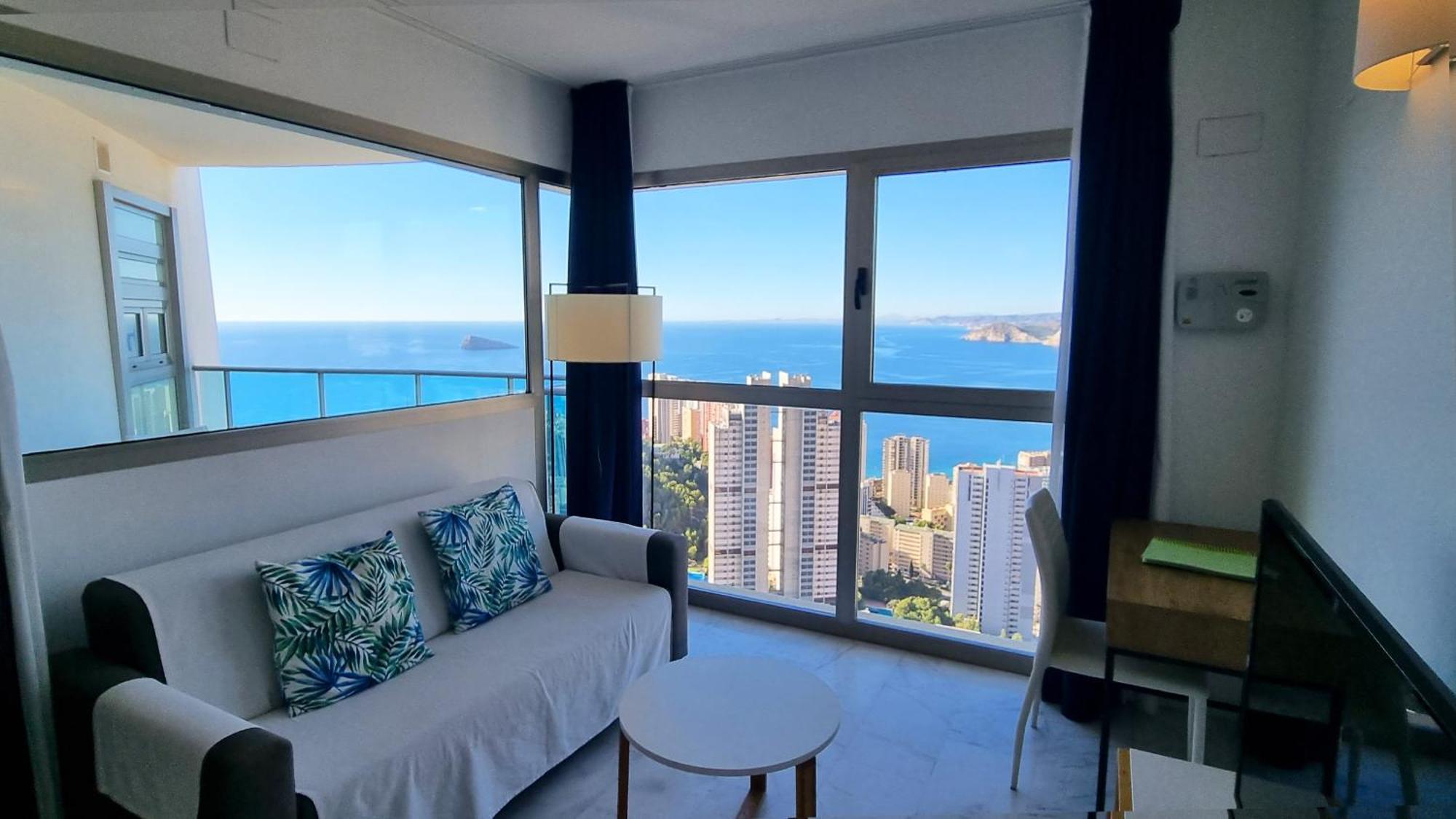 Highrise Apartment With Private Terrace & Sea Views - 34Th Floor Benidorm Buitenkant foto