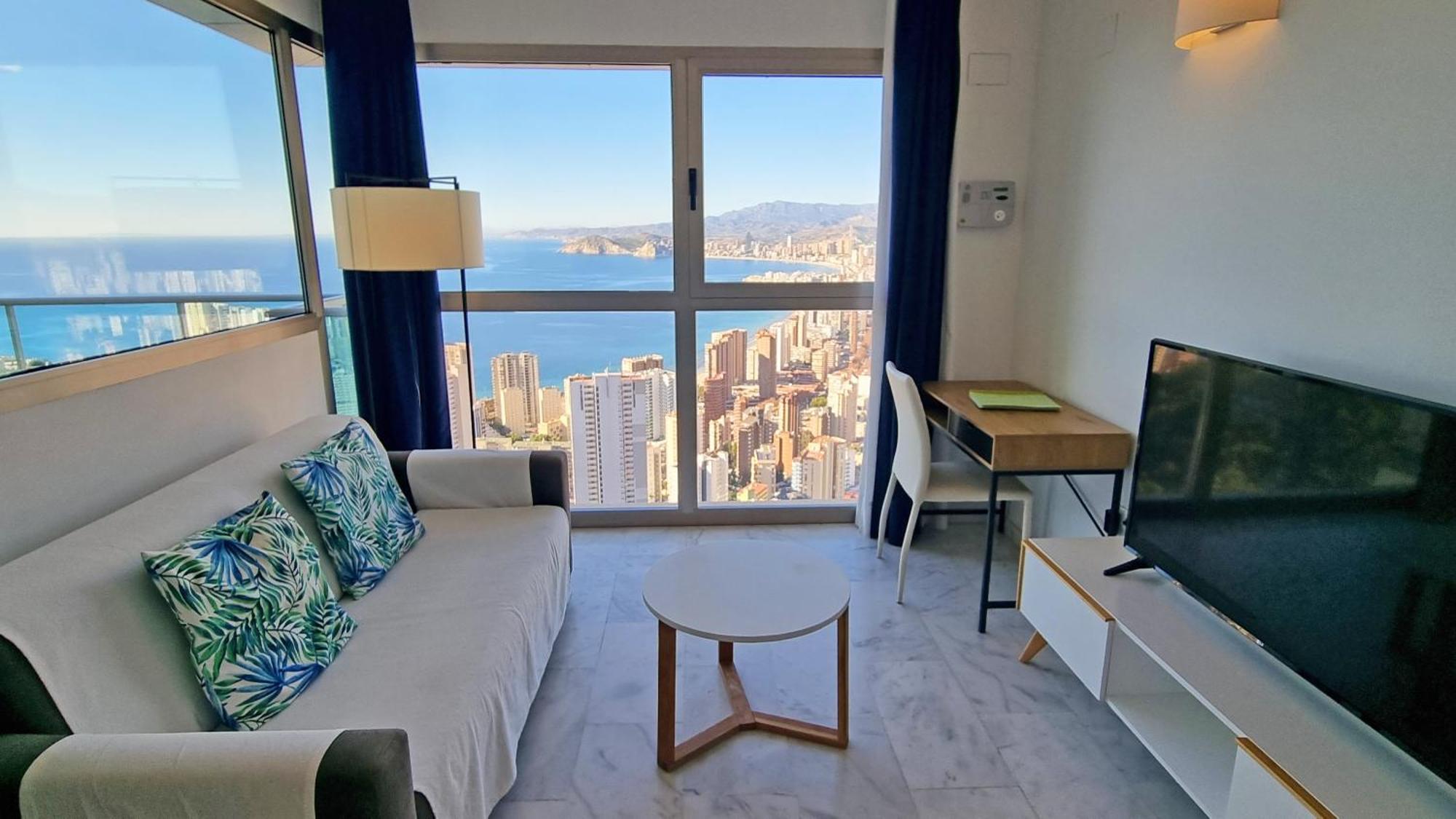 Highrise Apartment With Private Terrace & Sea Views - 34Th Floor Benidorm Buitenkant foto