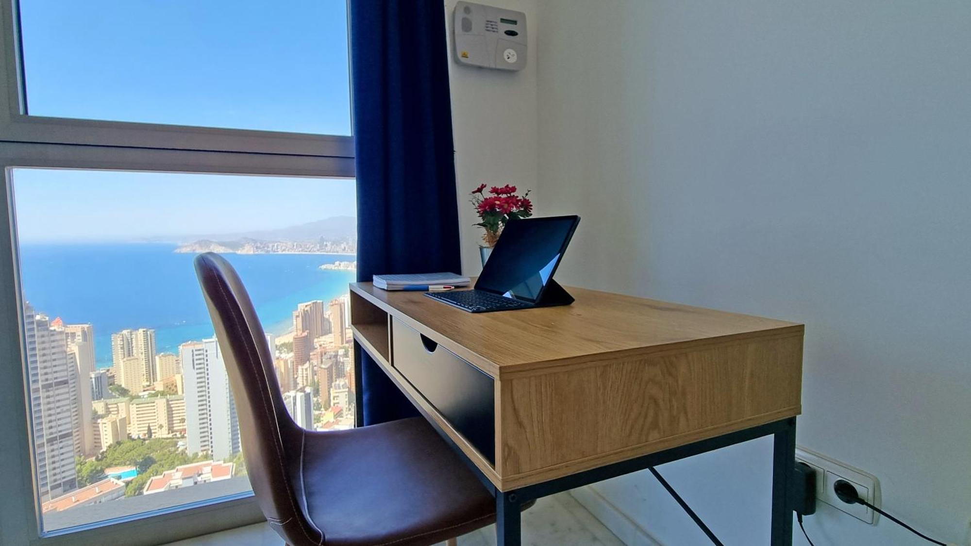 Highrise Apartment With Private Terrace & Sea Views - 34Th Floor Benidorm Buitenkant foto