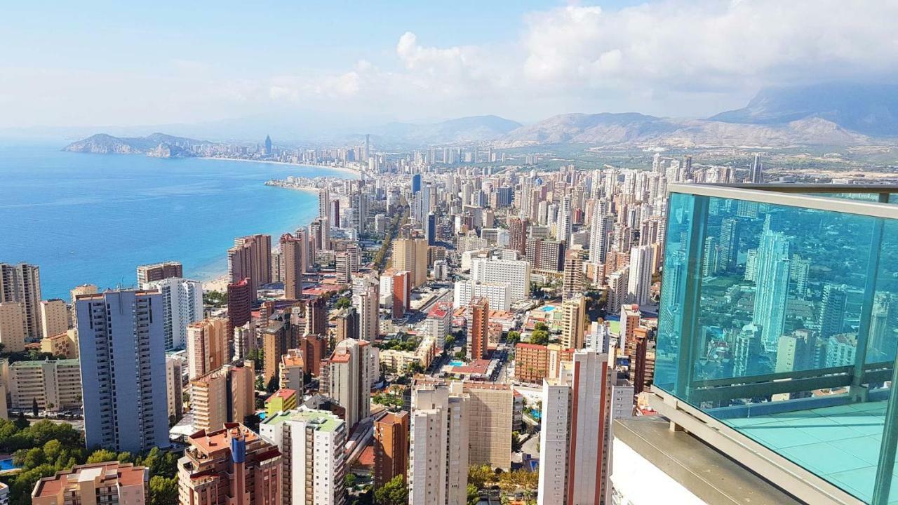 Highrise Apartment With Private Terrace & Sea Views - 34Th Floor Benidorm Buitenkant foto